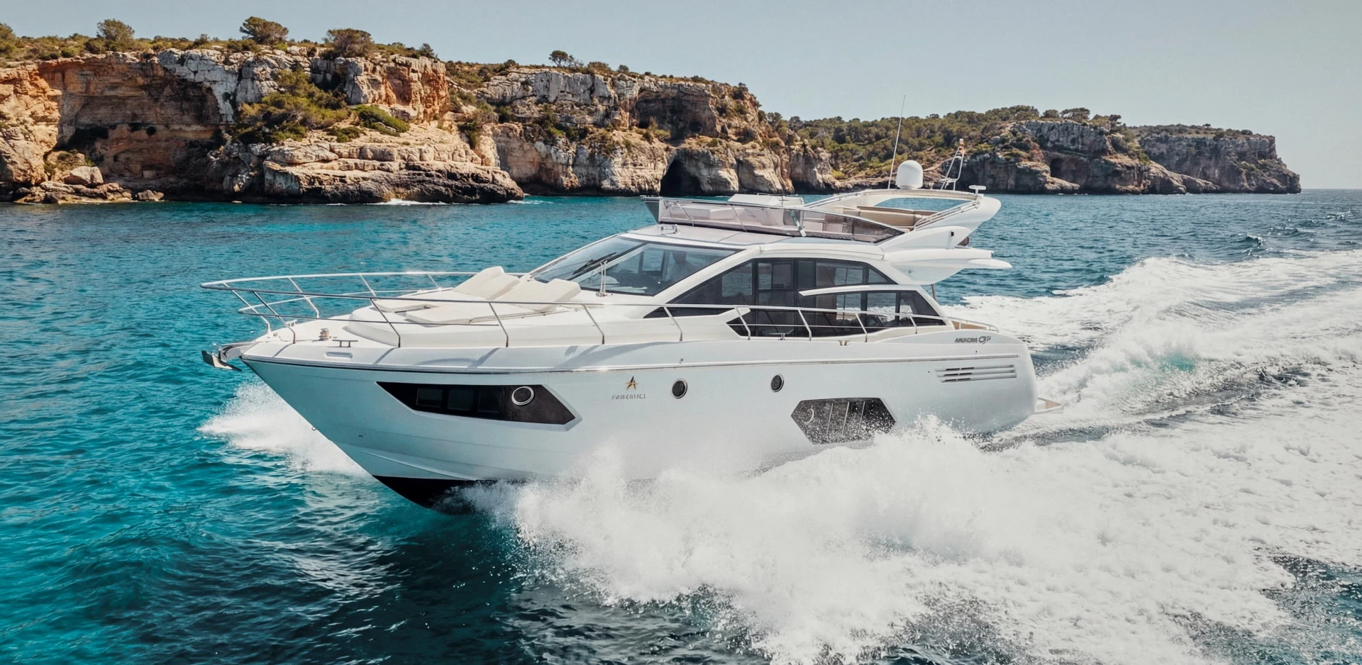 absolute-56-fly-exterior-en-cala-aguas-cristalinas