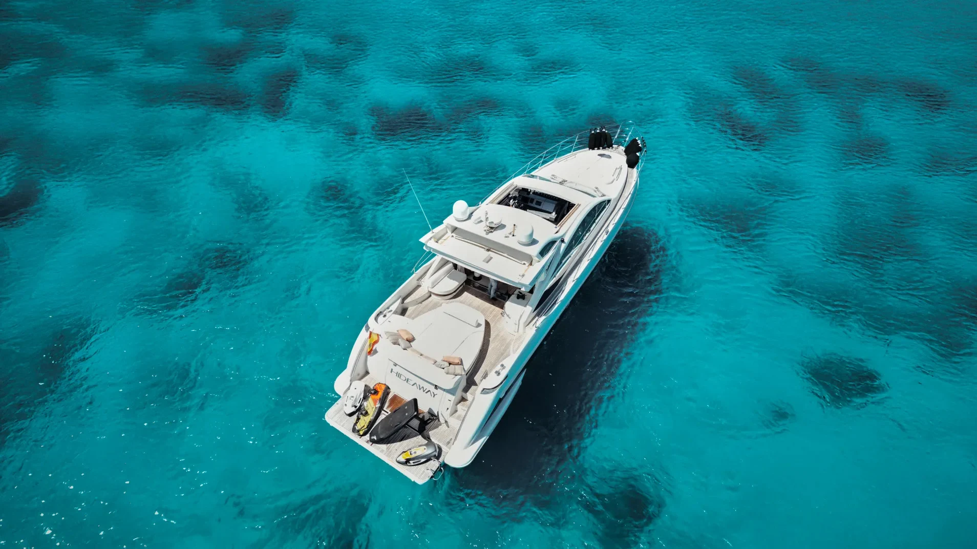azimut-62s-vista-de-popa