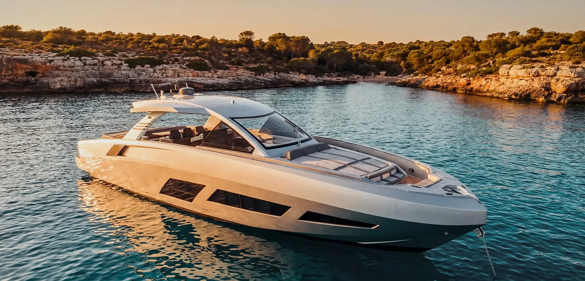 canados-gladiator-631-vista-lateral-exterior