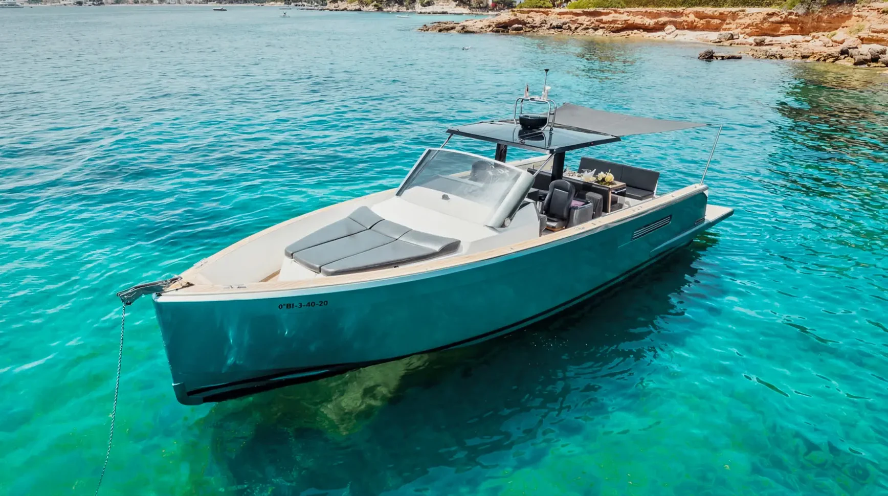 fjord-40-open-exterior-del-barco-en-navegacion