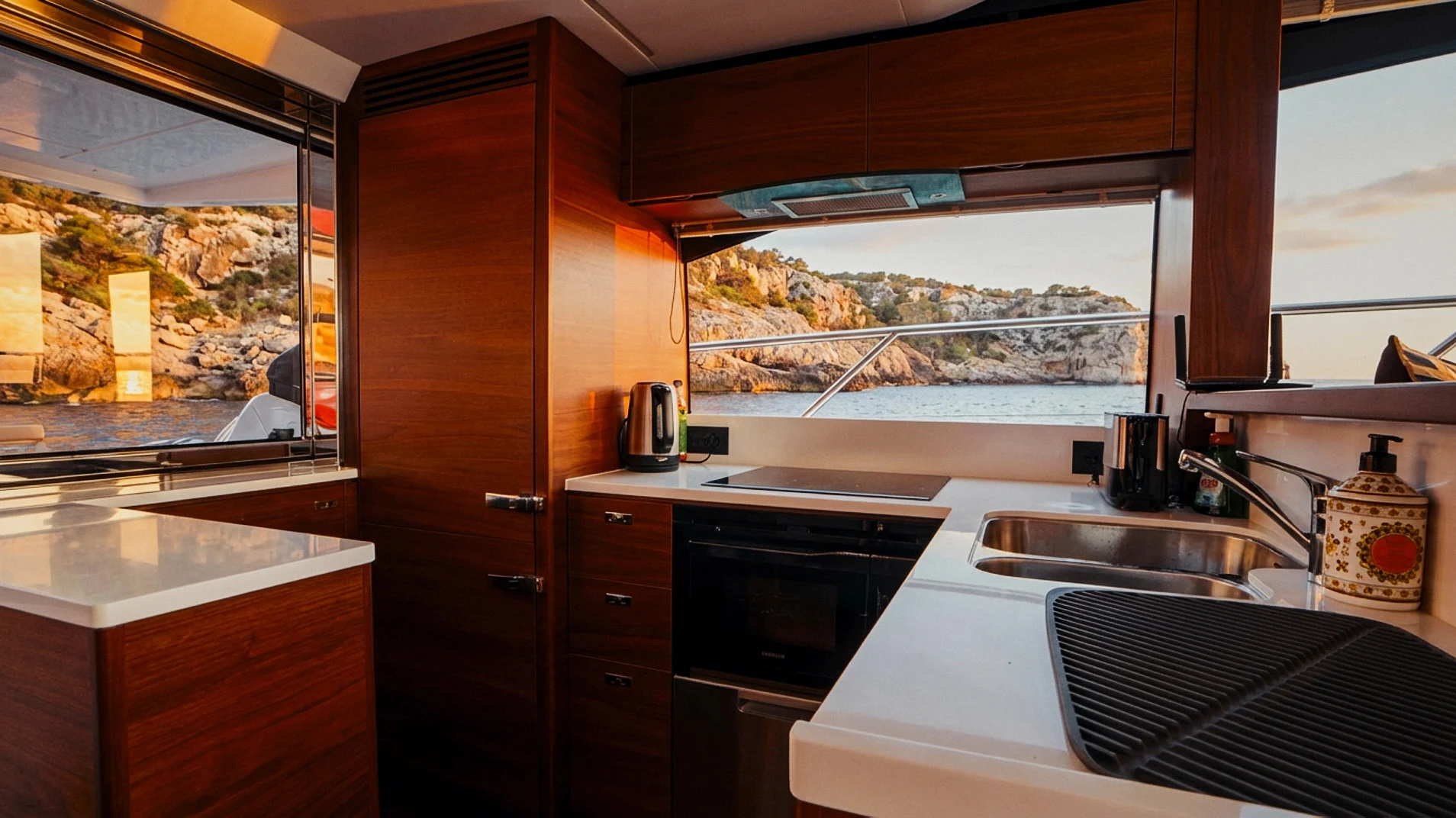 princess-s66-exterior-en-port-adriano