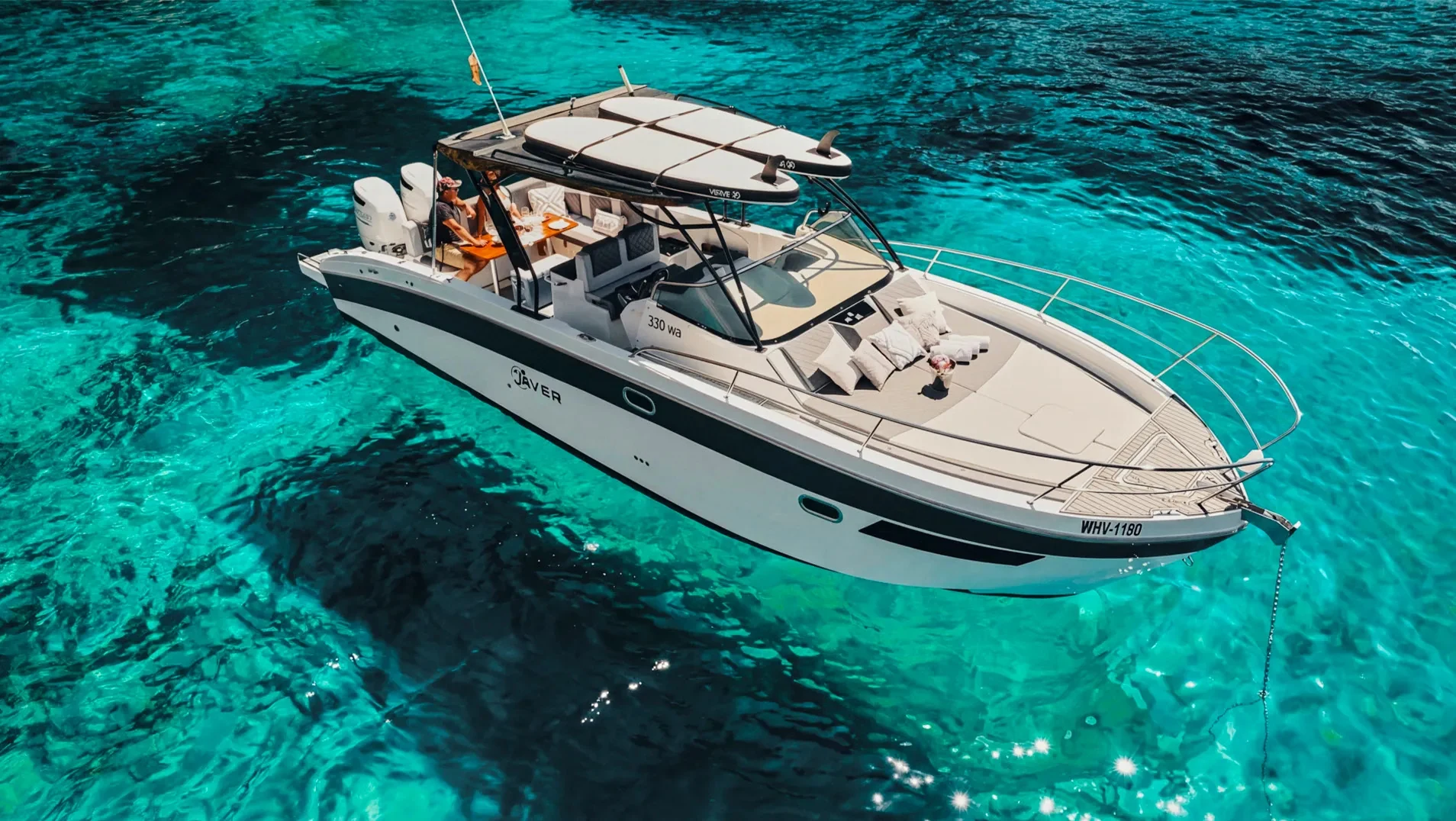 saver-330-wa-exterior-en-fondeadero