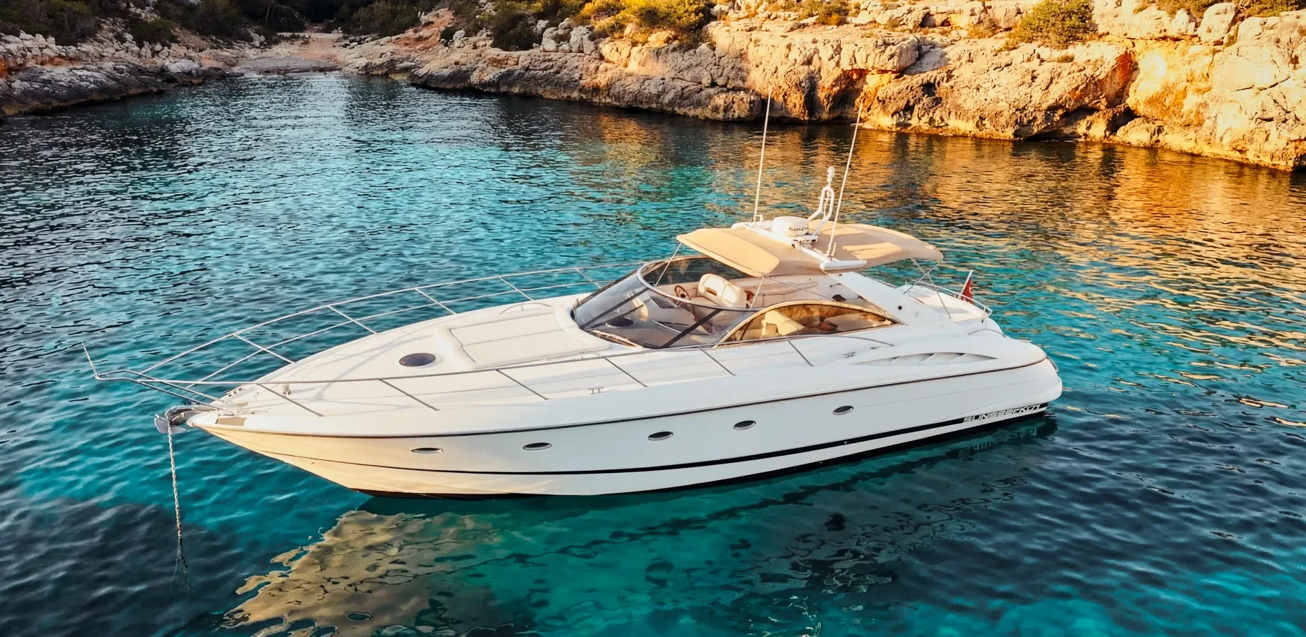 sunseeker-50-exterior-en-cala